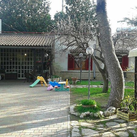 Casina Delle Arti Bed & Breakfast San Cataldo  Ngoại thất bức ảnh