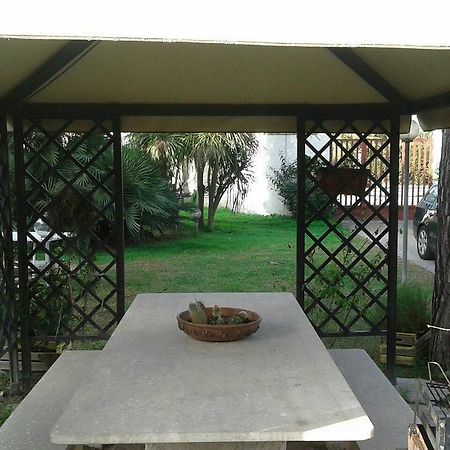 Casina Delle Arti Bed & Breakfast San Cataldo  Ngoại thất bức ảnh