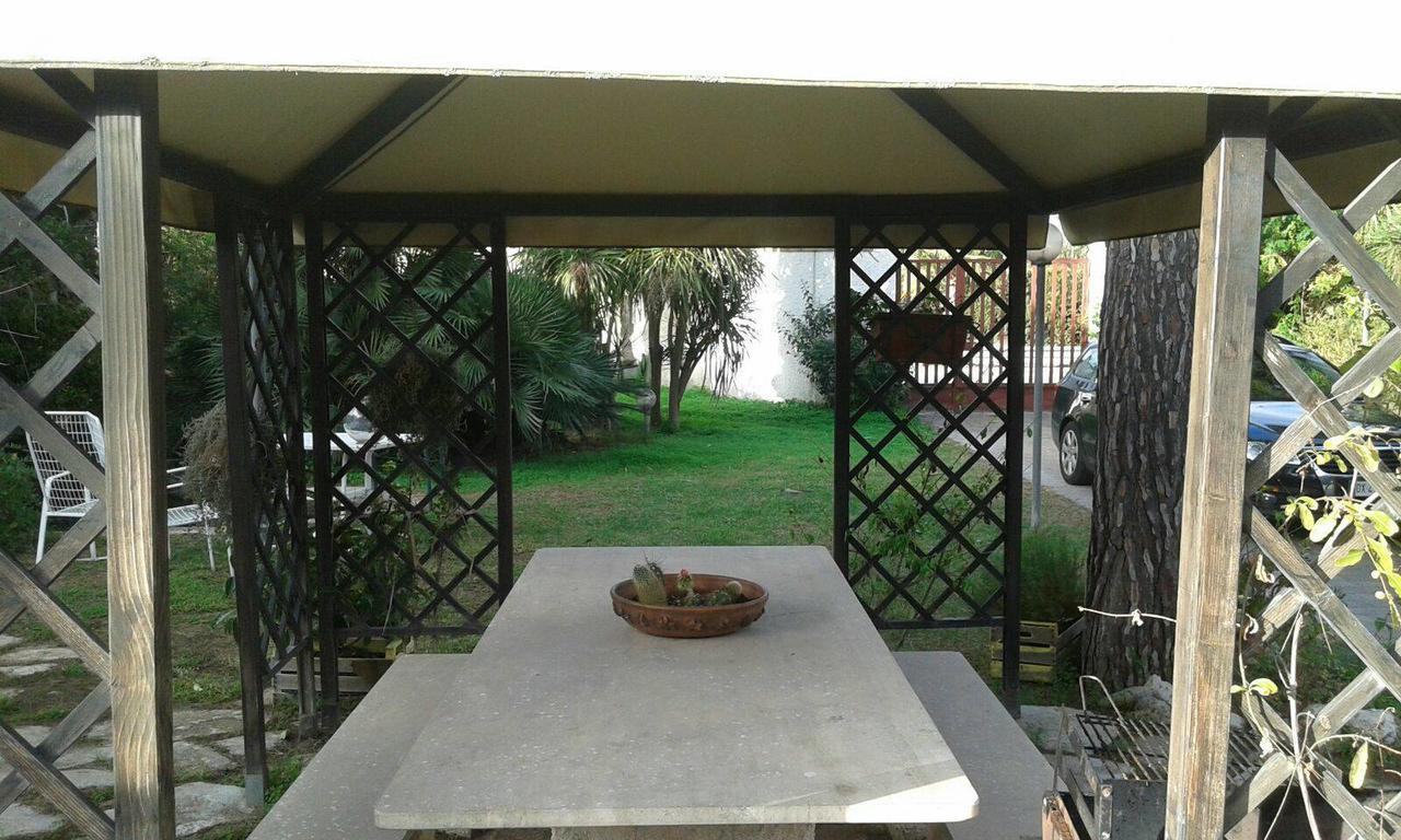 Casina Delle Arti Bed & Breakfast San Cataldo  Ngoại thất bức ảnh
