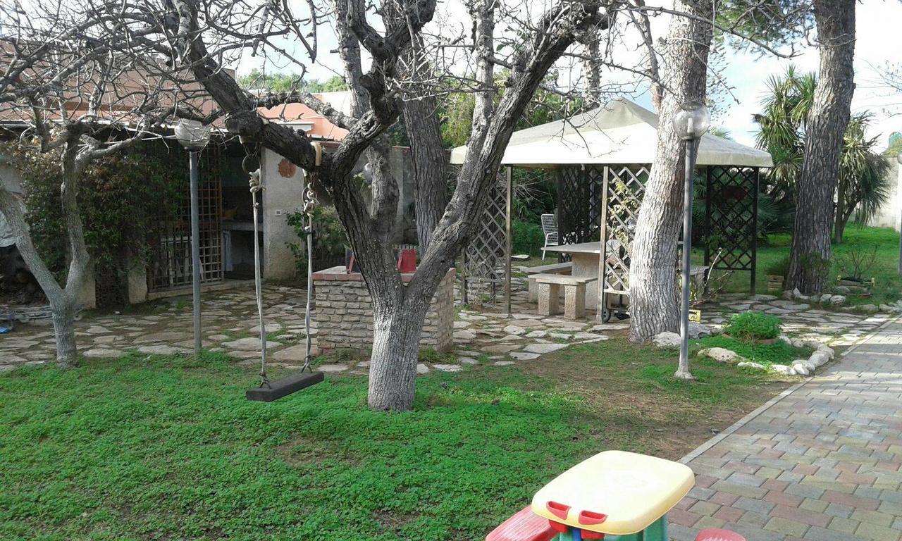 Casina Delle Arti Bed & Breakfast San Cataldo  Ngoại thất bức ảnh